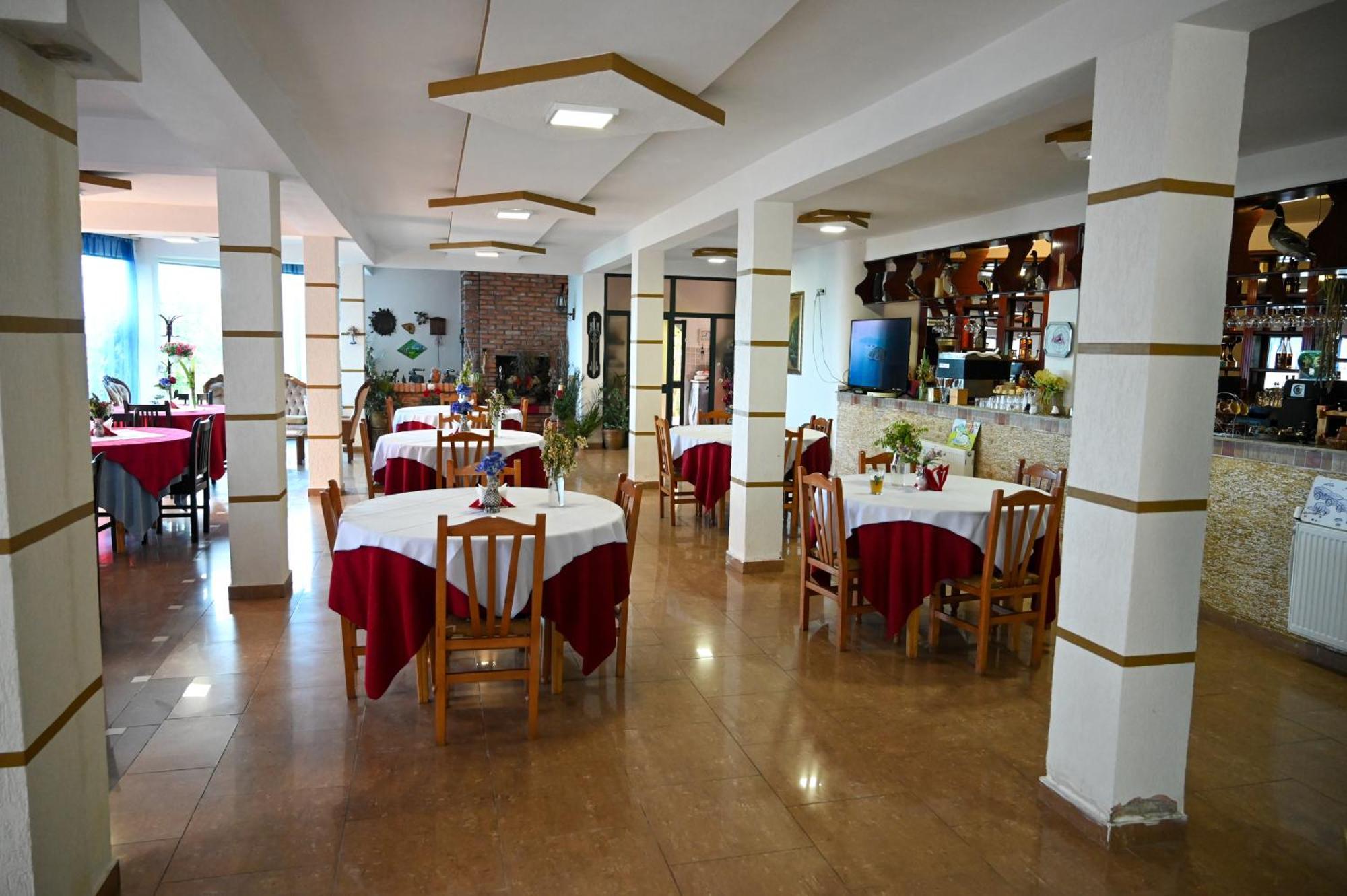 Joni Restaurant Hotel 3*